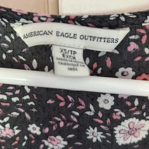 American Eagle floral romper size XS sleeveless, gray, and pink shorts - Picture 2 of 6